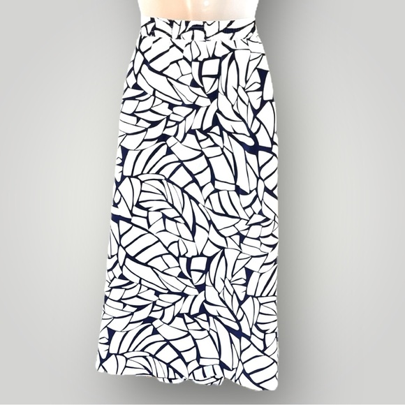Alfred Dunner Abstract Patterned Midi Skirt - Navy/White - Picture 2 of 13
